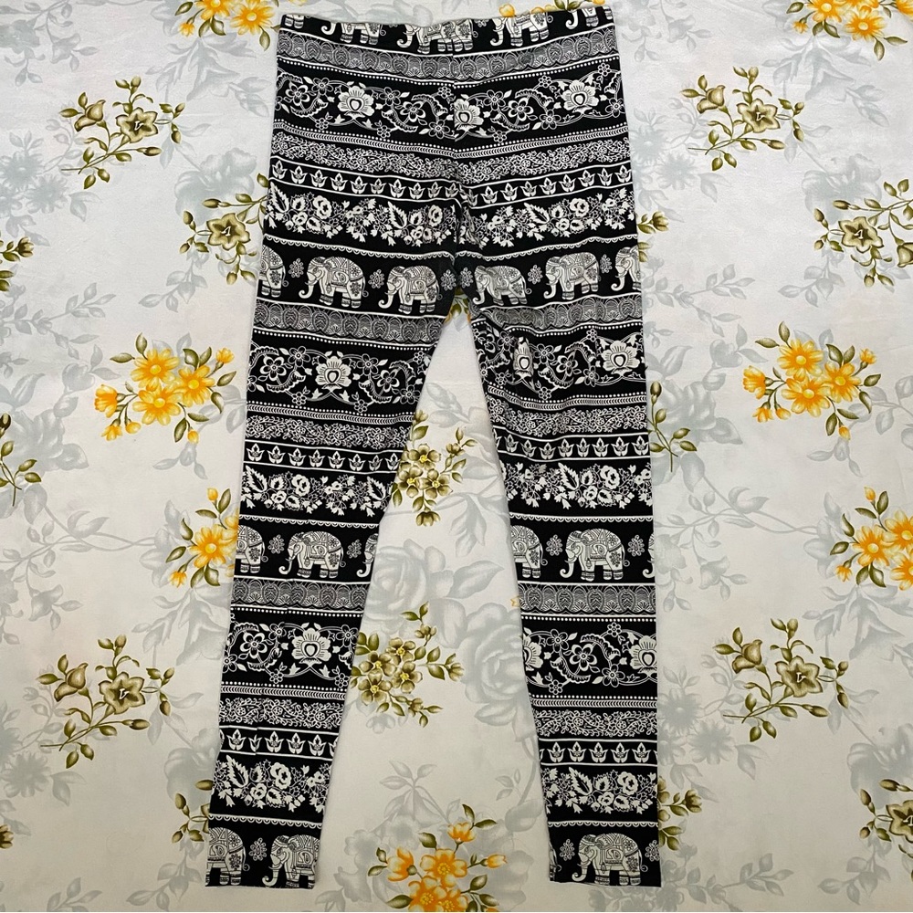 Black & White Elephant Patterned Leggings